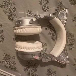 Brookstone Limited Edition Ariana Grande Wireless Cat Ear Headphones
